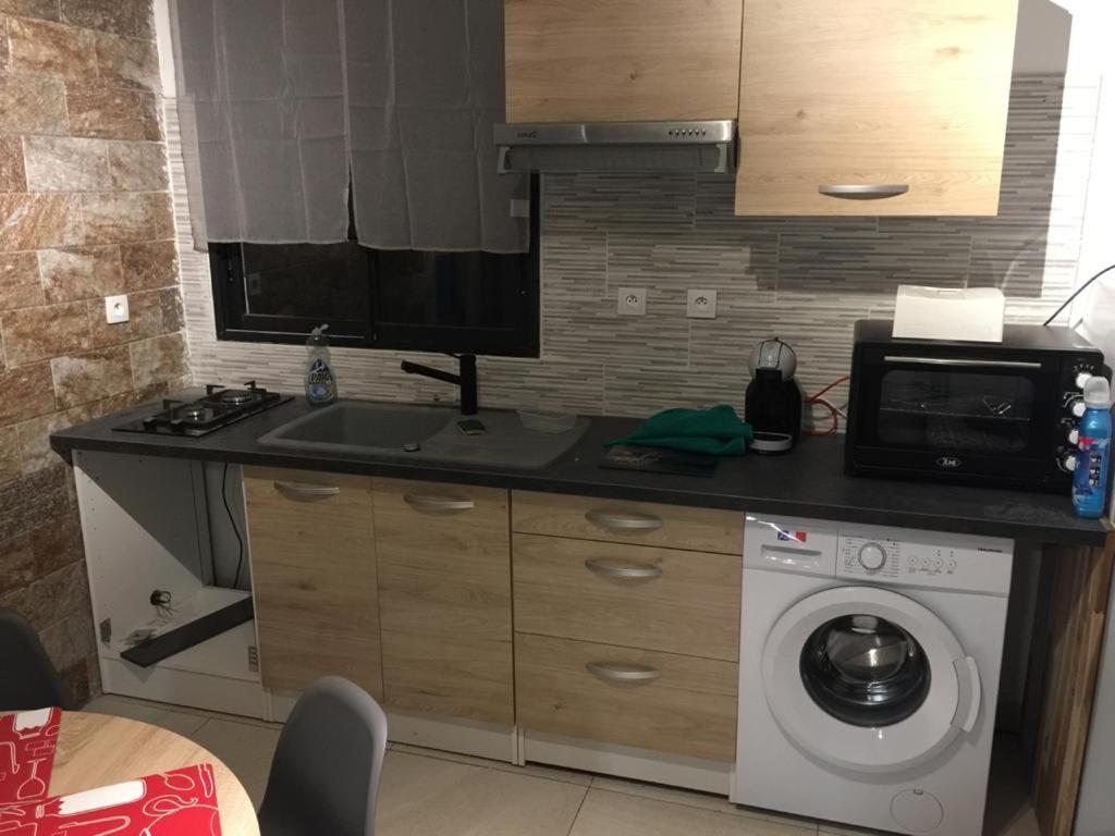 Nicole Residence Avec Piscine Chauffee & Jacuzzi Saint-Andre Ngoại thất bức ảnh