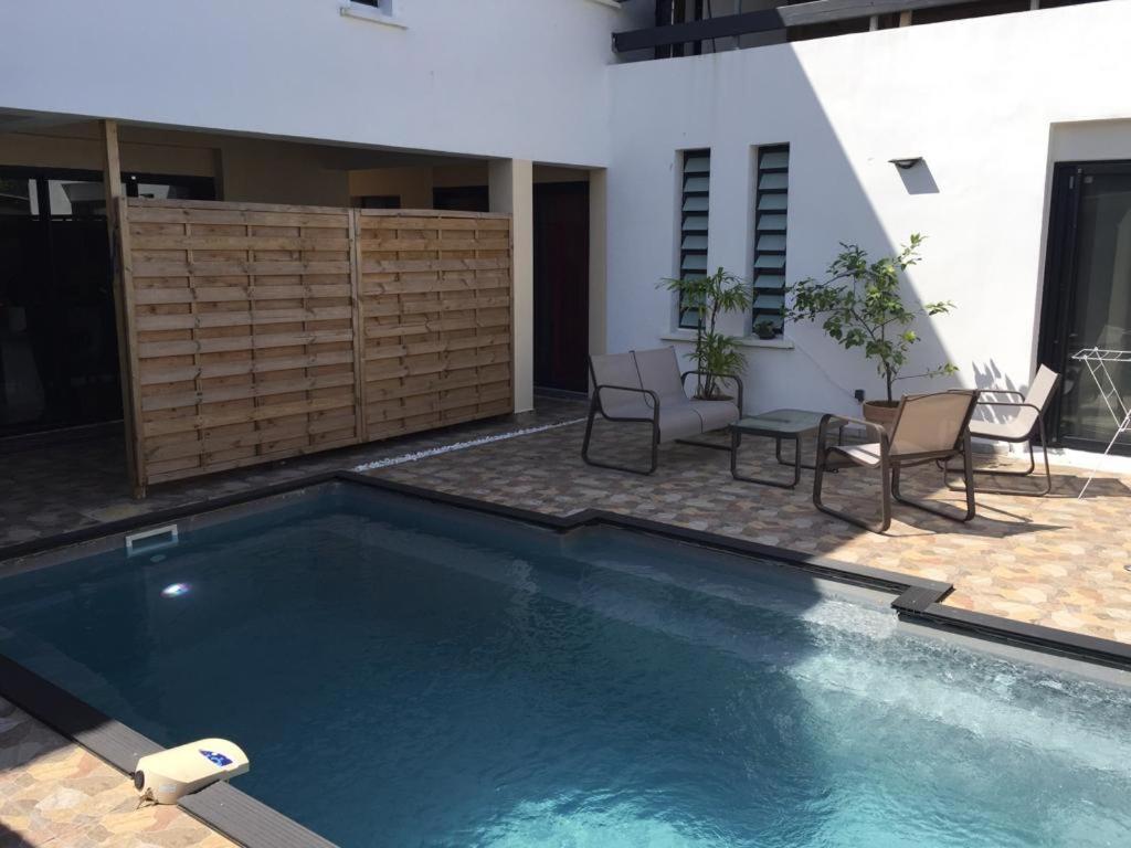 Nicole Residence Avec Piscine Chauffee & Jacuzzi Saint-Andre Ngoại thất bức ảnh