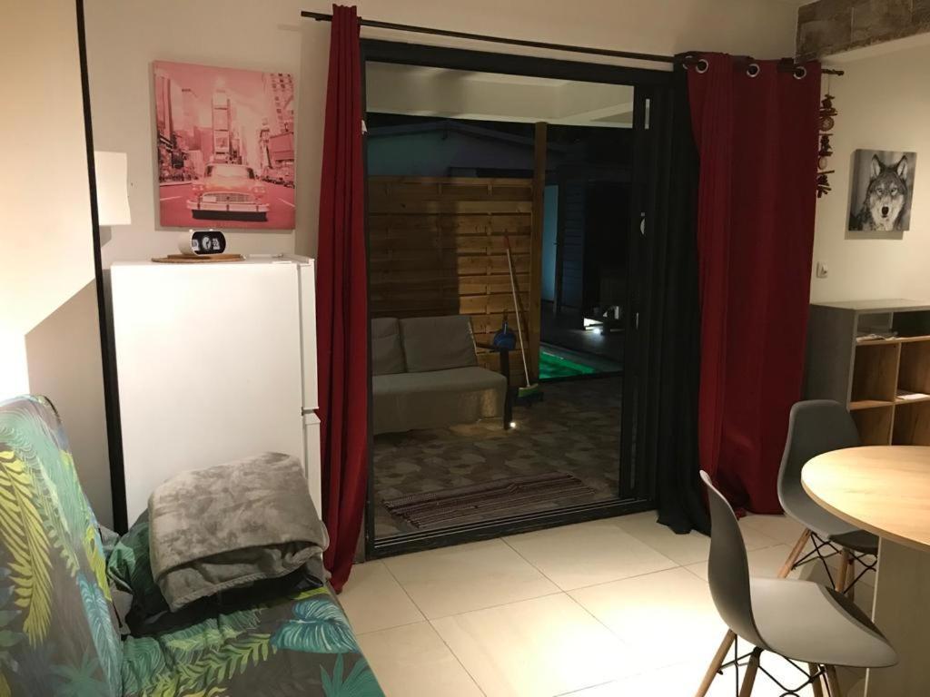 Nicole Residence Avec Piscine Chauffee & Jacuzzi Saint-Andre Ngoại thất bức ảnh