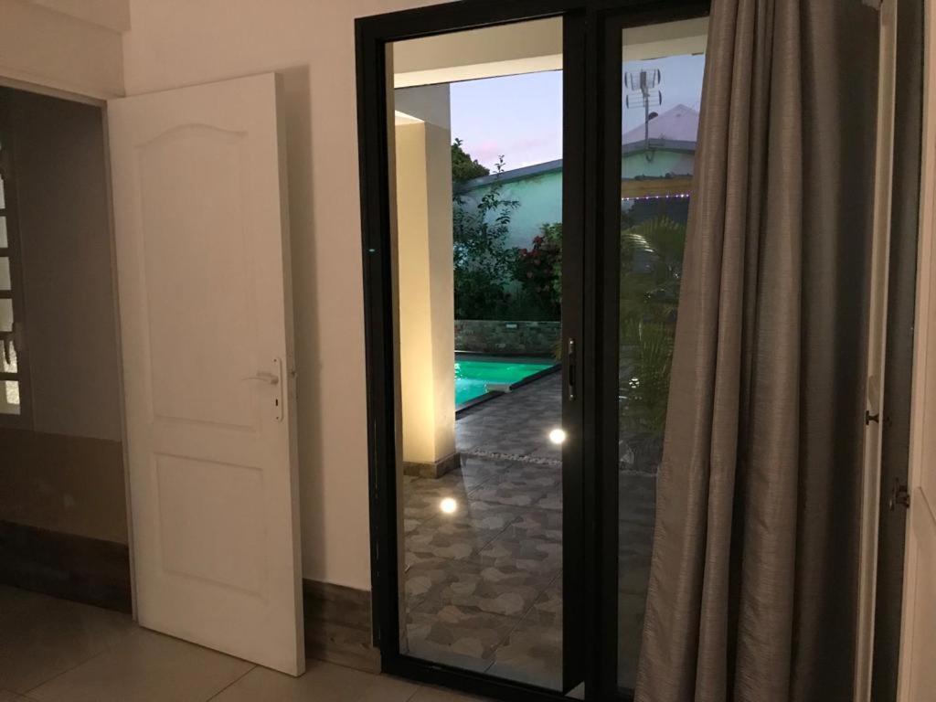 Nicole Residence Avec Piscine Chauffee & Jacuzzi Saint-Andre Ngoại thất bức ảnh