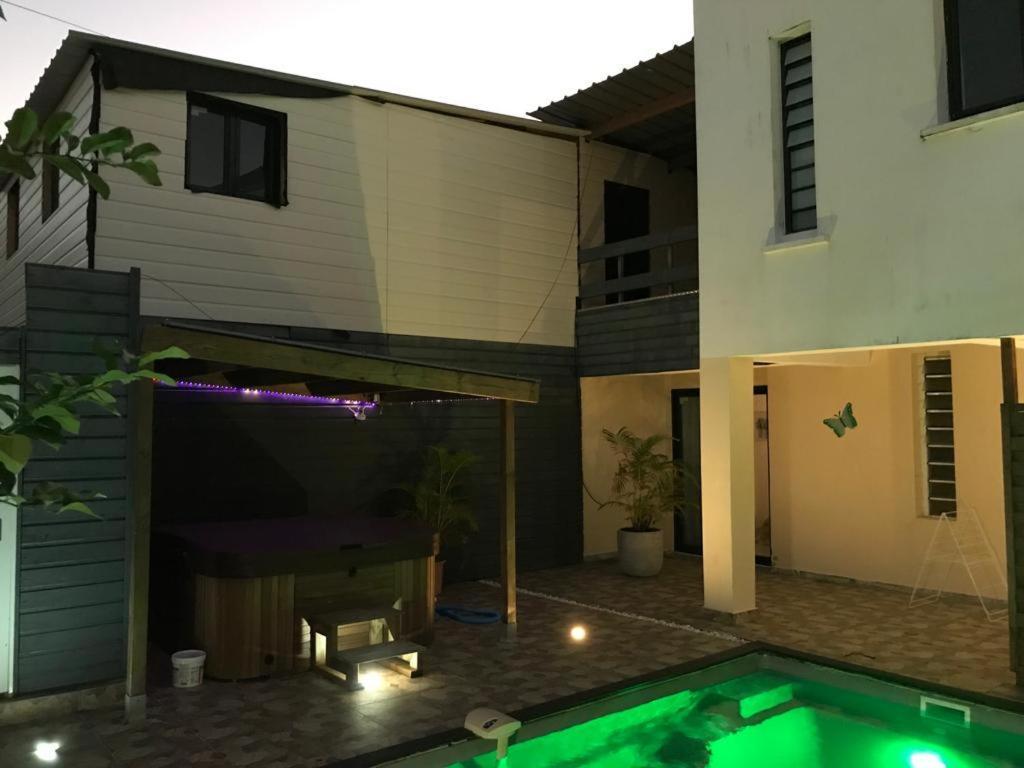 Nicole Residence Avec Piscine Chauffee & Jacuzzi Saint-Andre Ngoại thất bức ảnh