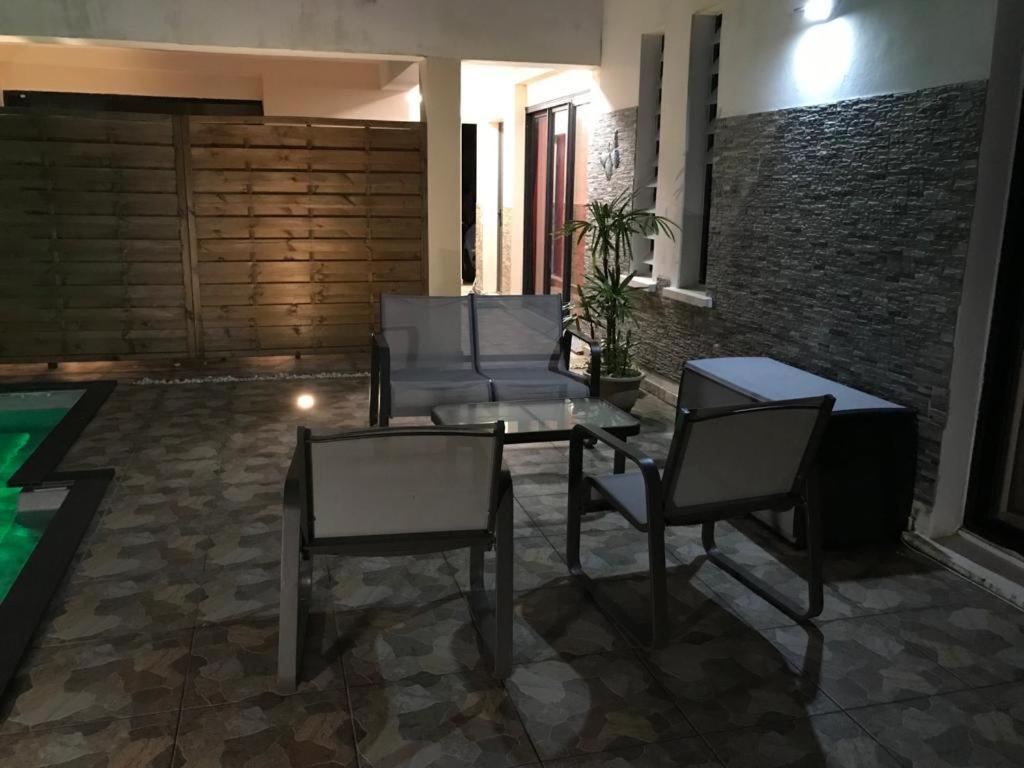 Nicole Residence Avec Piscine Chauffee & Jacuzzi Saint-Andre Ngoại thất bức ảnh